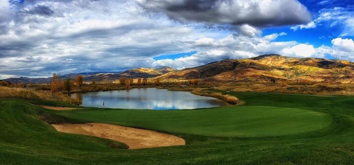 HaymakerGC's tweet photo. A course with a view! Chris Lanham's pic won Haymaker's Autumn photo contest. https://t.co/OxVmowswX0