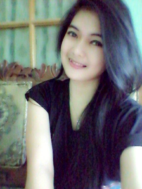 iyaandriyani's tweet photo. Come hangout with me on #BIGOLIVE. https://t.co/EhnmD5wuCX https://t.co/sOfzn2PmAI