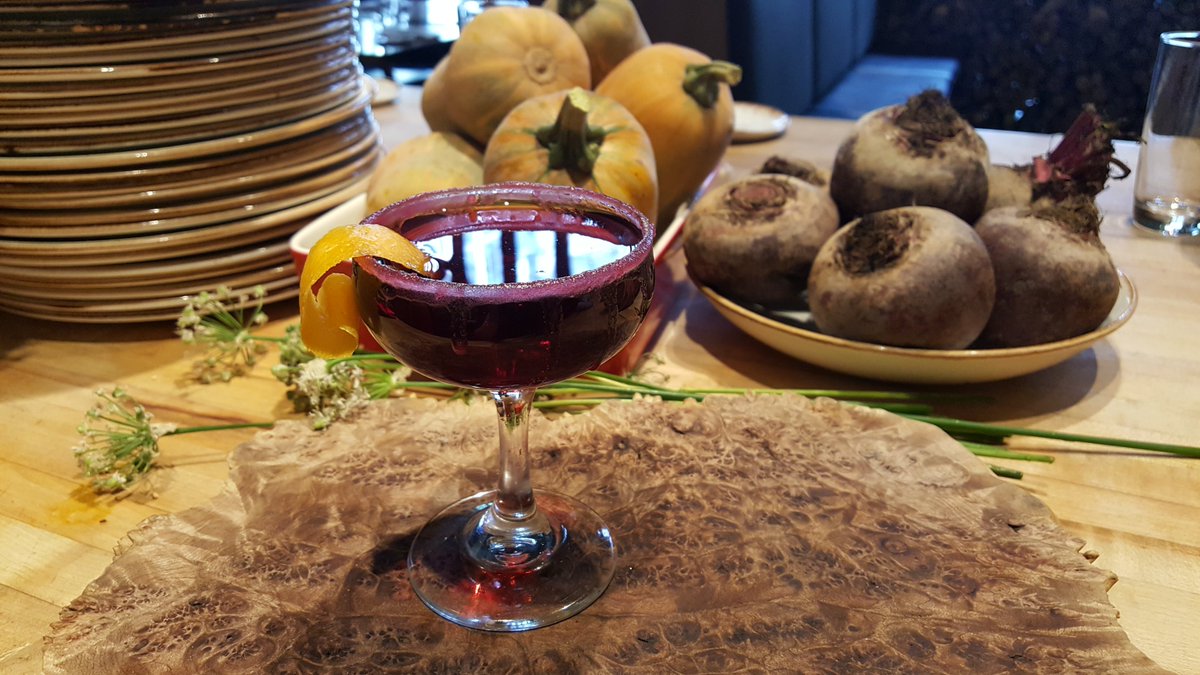 EvadoPR's tweet photo. #Halloween #Cocktails! Try @MillersGuild’s hauntingly tasty #PrincessAngeline + @raysboathouse’s house-infused #pumpkinbourbon til Oct 31! https://t.co/hVGZT75SrU