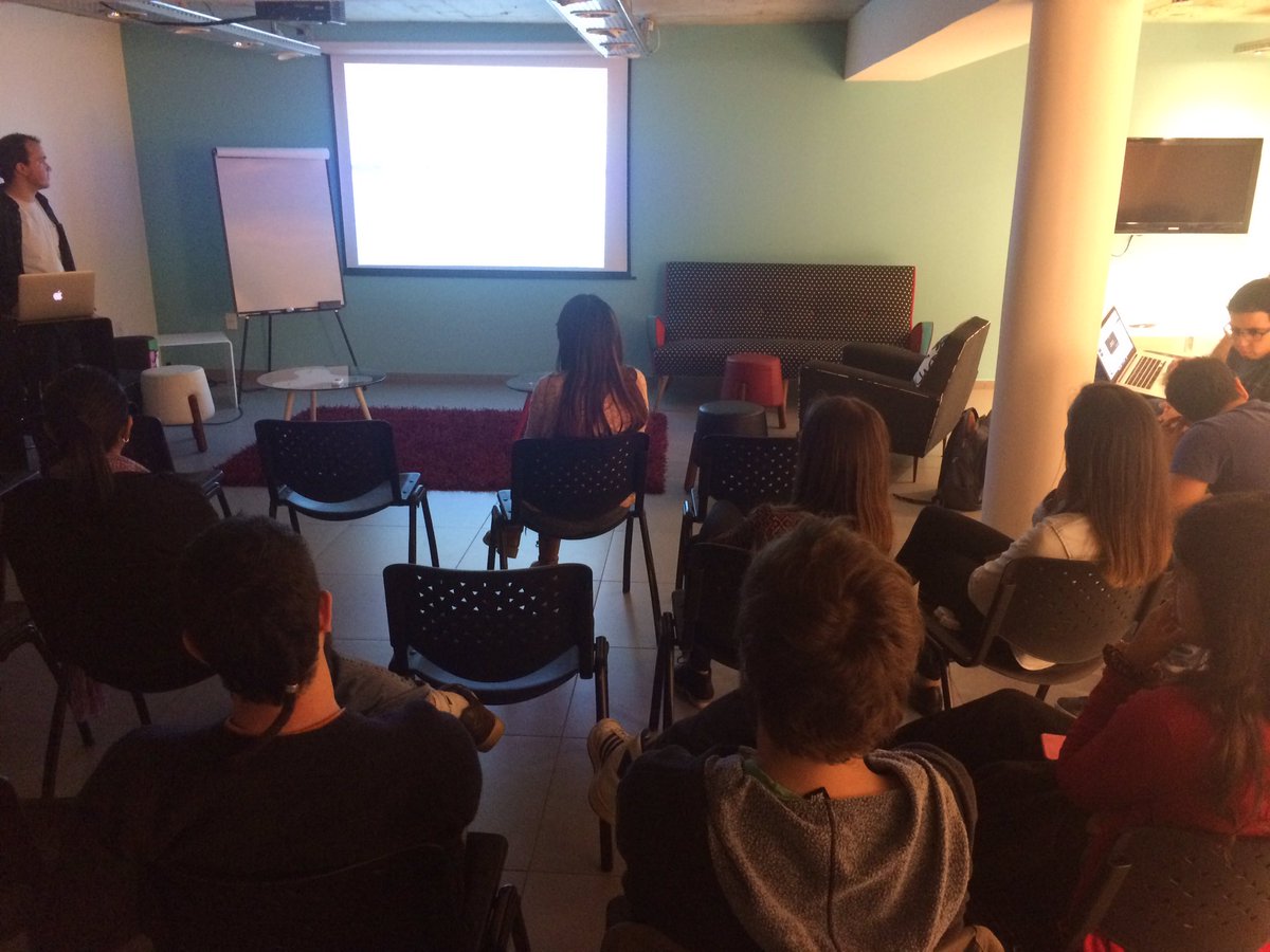 Gracias <a href="/ChechoAguerre/">Checho</a> por la charla de Backround Core Location in iOS!