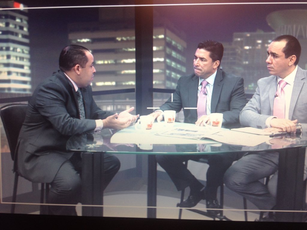 BonetFomento2's tweet photo. Brilla el turismo medico de la Isla. Entrevista en Jugando Pelota Dura @star_healthcare @prfomento https://t.co/noCKNTkETk