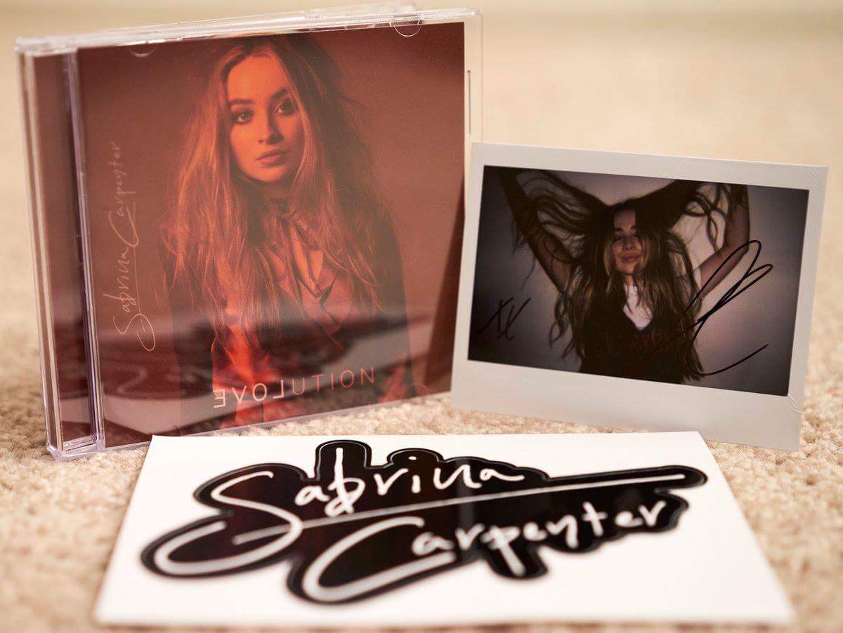 tyronyunda's tweet photo. #EVOlution has arrived!!! YES!!! ILY 😻😻😻 @SabrinaAnnLynn #EVOLutionAtMidnight #EVOLutionAtTwitter #Evolution https://t.co/EJhofzcwJt