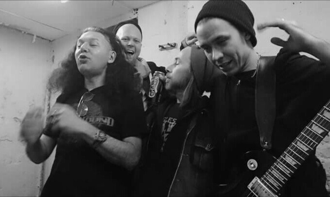 DrugofChoice1's tweet photo. #DOCLIVE #Russia #StPetersburg #spasiba #artcross #Finnishmetal https://t.co/ptuBIu3u9p