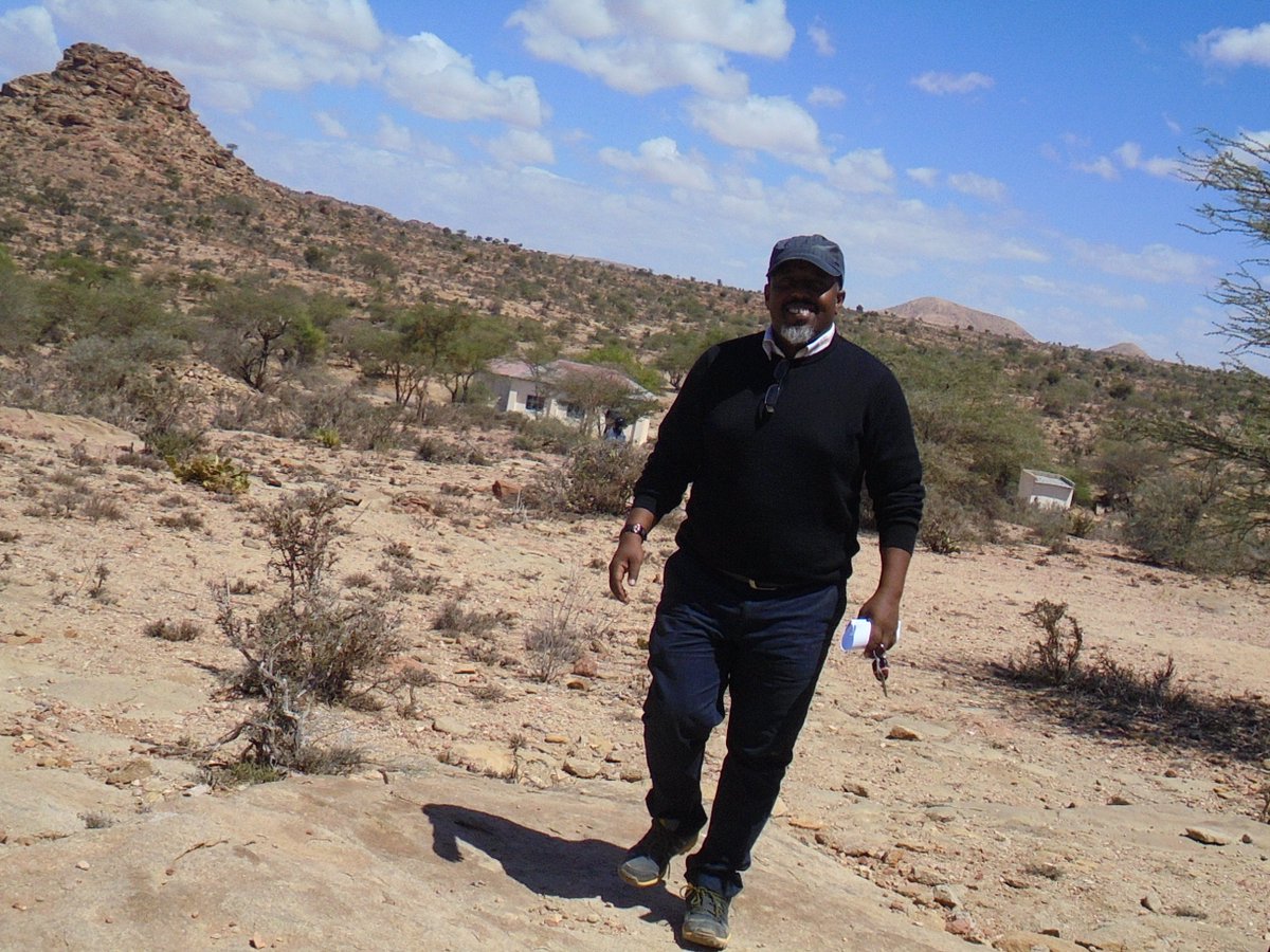 Somaliland's tweet photo. #Laasgeel Rock Art Caves, Paintings Depicting Cows #Somaliland. Estimated to date back between 9,000–3,000 BCE. Among the earliest in Africa https://t.co/Ry4OyUmvKD