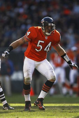 ChiBearsFanatic's tweet photo. Which #Bears Alternate Jersey is Better?? https://t.co/INrZFymcz2