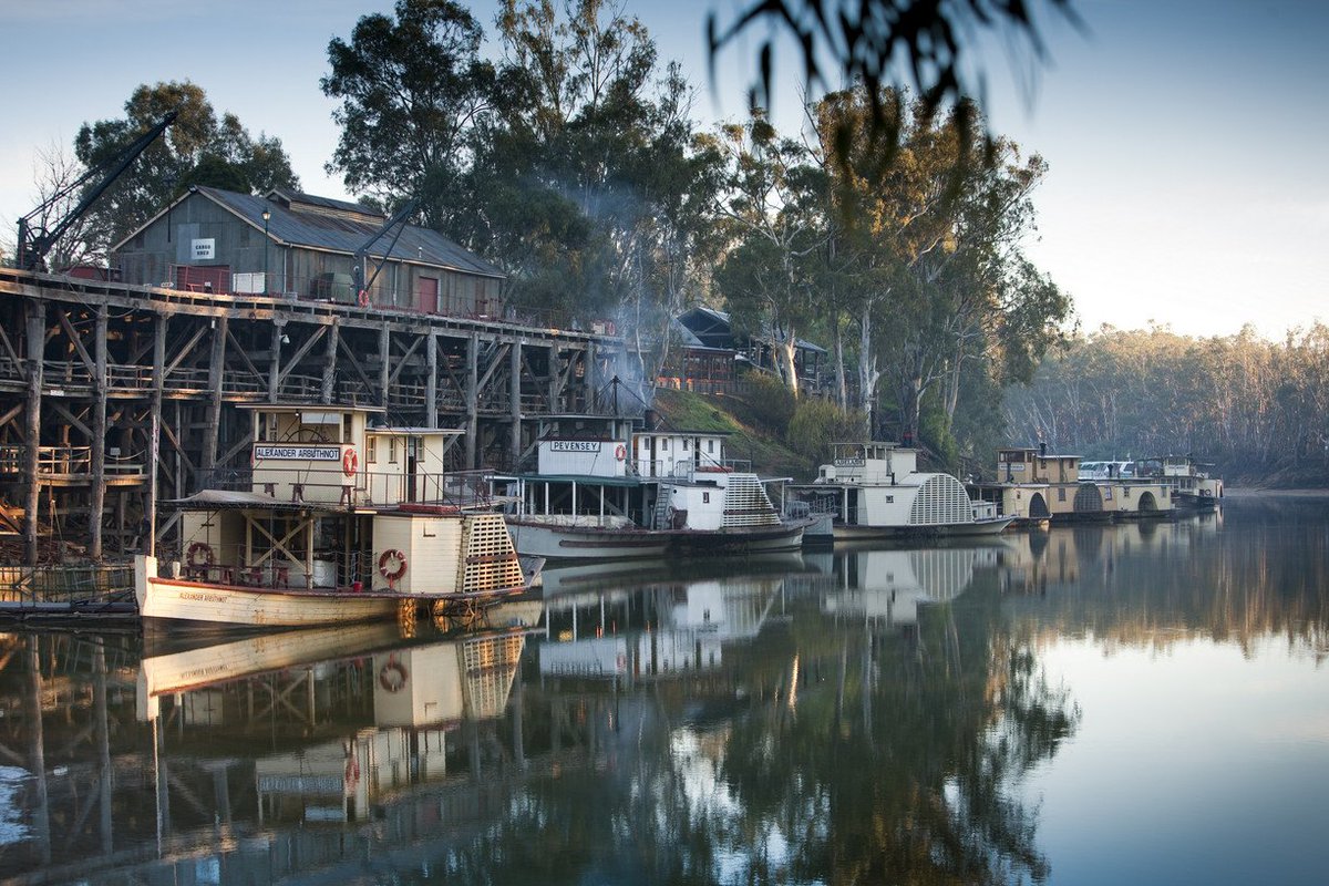 Melbourne's tweet photo. Friday fact: Australia has the world's largest number of active paddle steamers. Our biggest fleet is in Echuca. https://t.co/m8P8TvlrI9 https://t.co/ZSf9ELBb3I