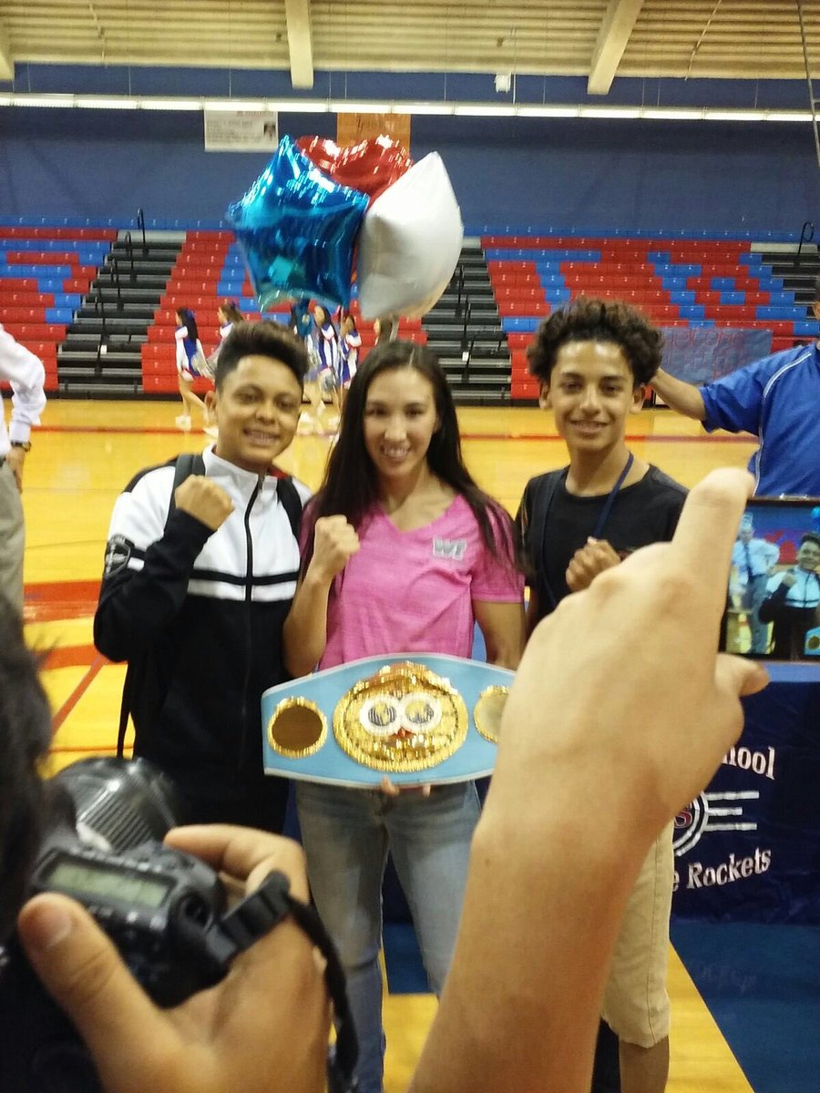 irvinstuco's tweet image. Our Rockets enjoying Jennifer Han's visit. Take a look at the belt! #worldboxingchampion #irvinrocket #iamepisd