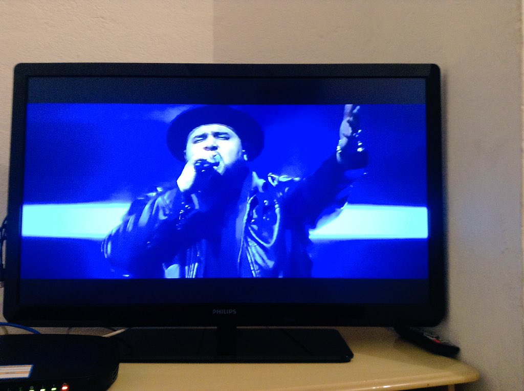 This is awesome , watching <a href="/hillsongworship/">Hillsong Worship</a> and the best <a href="/davidwarejnr/">David Ware</a> #letherebelight #Brazil #Youtube #church #hillsong
