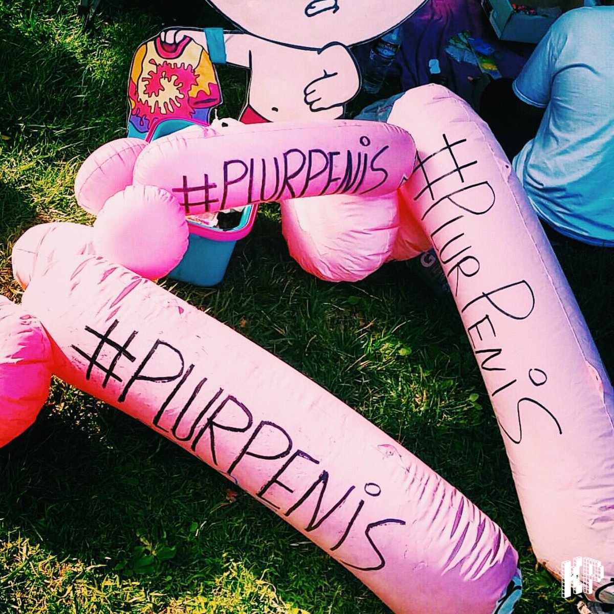 KandiPicnic's tweet photo. TBT to a PLURpenis fest at the Kandi Picnic 😂come join us on the 23rd as we prepare for Escape 👻 
#PlurPenis #kandikids #plur  #escape https://t.co/xZsz7CRLDM