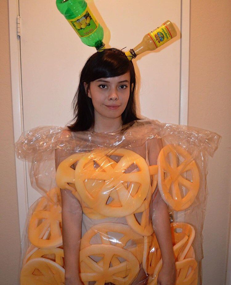 Wifiwifey91's tweet photo. Shameless Halloween appreciation post cuz I actually work really hard to look this beautiful every year https://t.co/sY4I8S125N