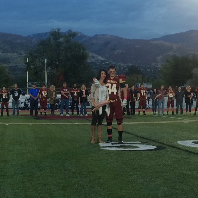 VHS SENIORS 2017 tweet media