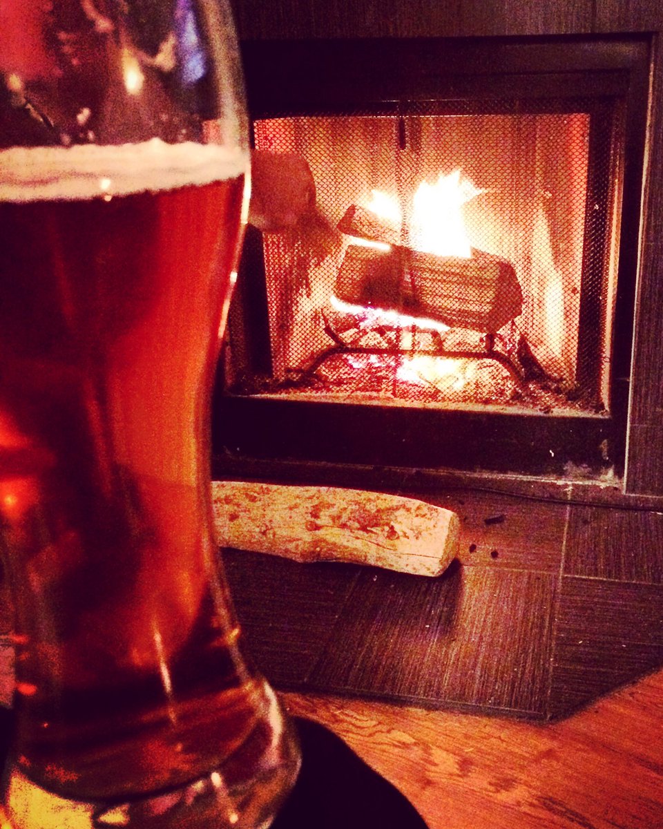MoGoodale's tweet photo. Fall is brewing 🍺🔥🍂🍁 #socozy #BullandBushAmberAle https://t.co/GZm5V1DbJR