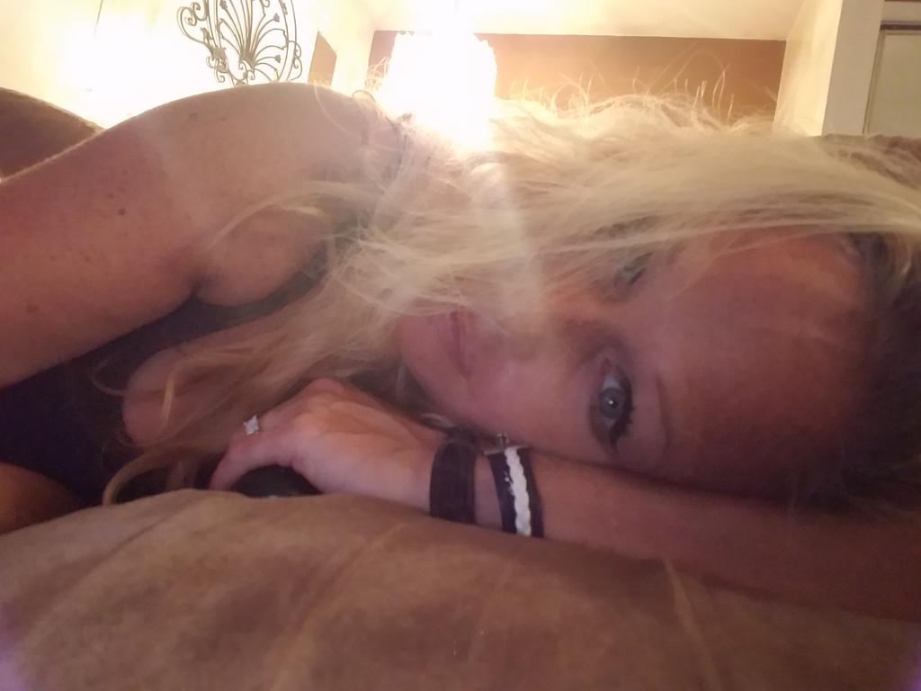 Evelynchris0's tweet photo. When the #workweekisover..β€β€β€ https://t.co/iyEvZ5wCQ2