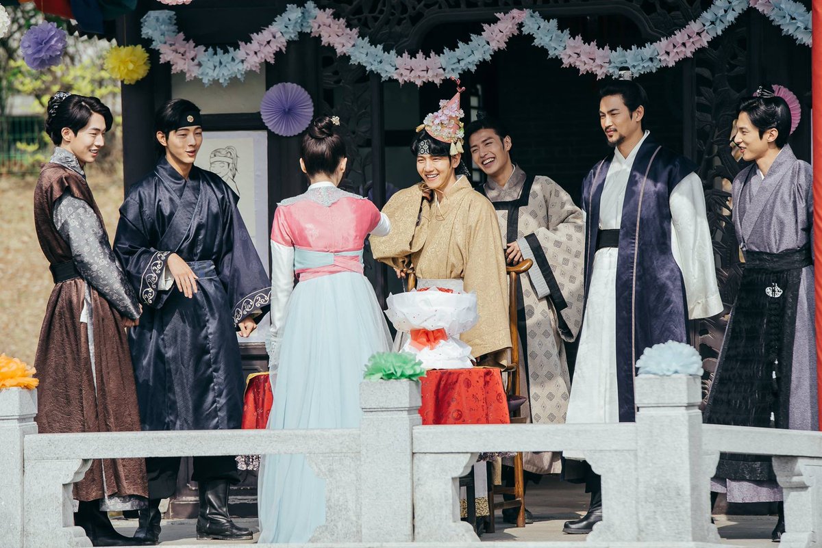 bestofbyunbaek's tweet photo. BAEKHYUN - Moon Lovers: Scarlet Heart Ryeo FB Update https://t.co/B92ziJufqM