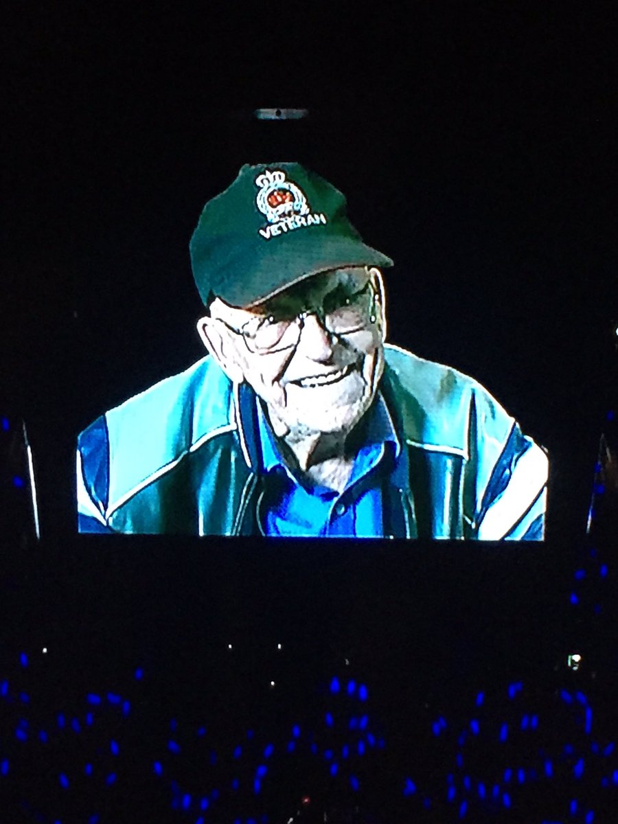 This moment though 💔🇨🇦🏒

#Kroppy #GoJetsGo