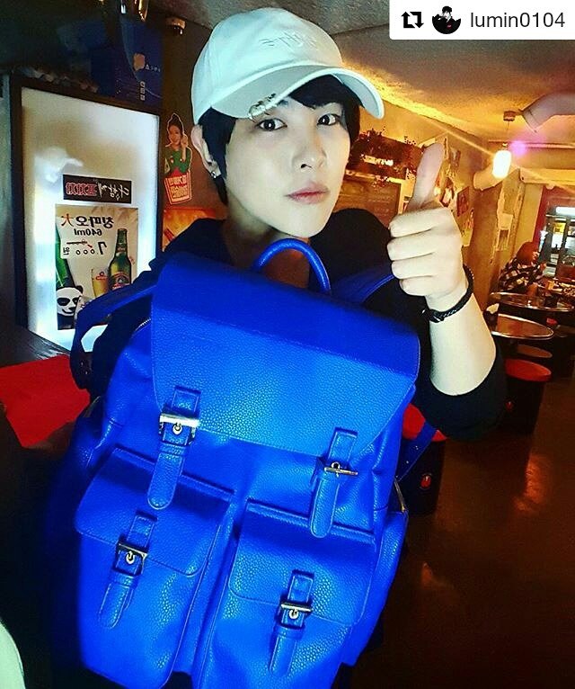 backsticker15's tweet photo. 가수 루민님의 인스타그램에서 발견한 백스티커 클래식 100. Royal blue
https://t.co/U0CNuXWB3i
#연예인백팩 #여행백팩 #엠파이어 #포커즈 #루민 #이유 #lumin #leeu #백스티커 #backsticker https://t.co/aPfzClqQ7J