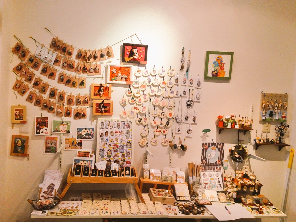 hohozakka's tweet photo. 『久しぶりに来たら店ぐちゃぐちゃや〜！』ホ談

今日中にただいま展準備がんばります！

明日からただいま展スタート💕

本当はこんなに可愛い雑貨がならびます！
#ただいまhoho https://t.co/XCmDqttBfy