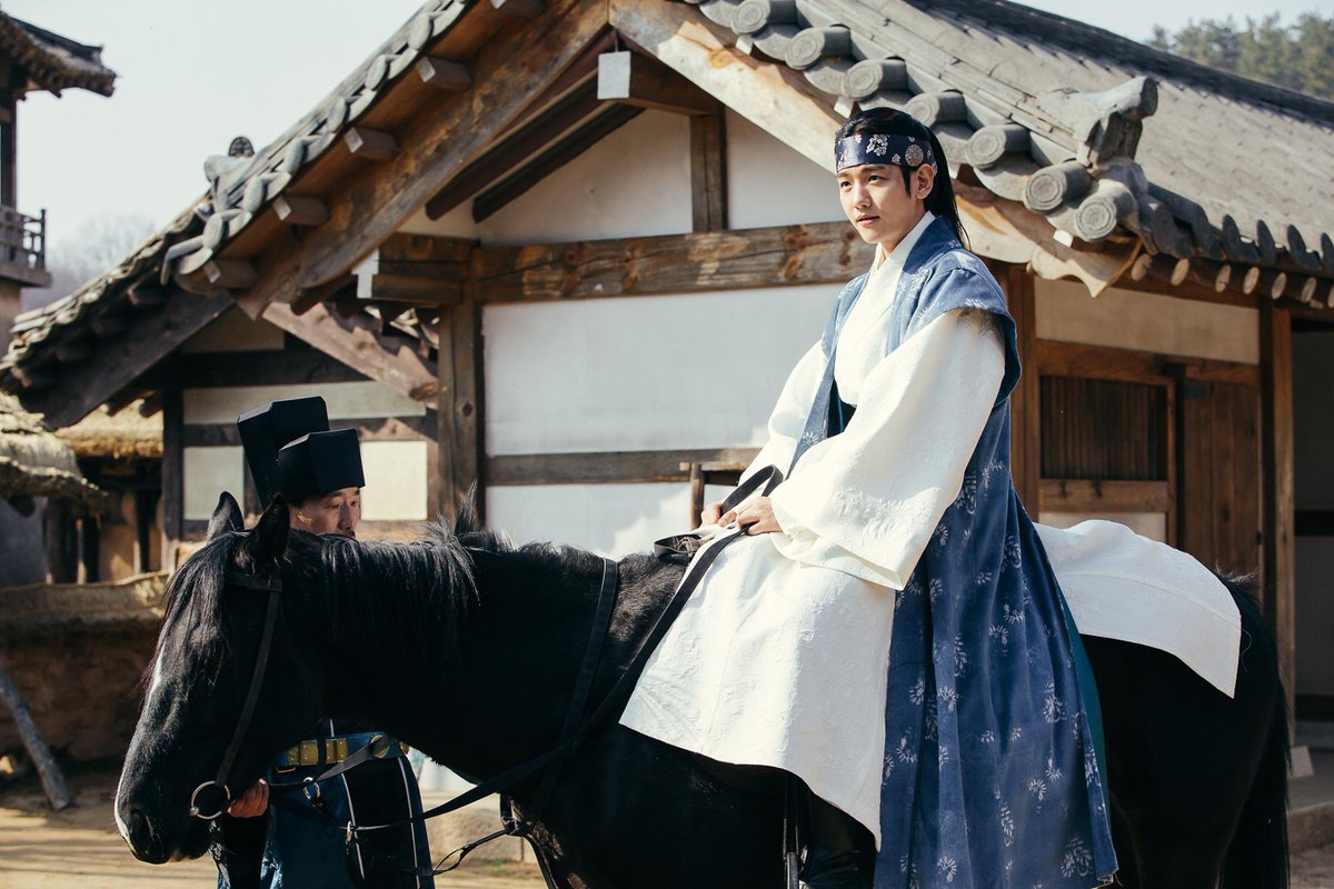 bestofbyunbaek's tweet photo. BAEKHYUN - Moon Lovers: Scarlet Heart Ryeo FB Update https://t.co/CGZh4nwIHm