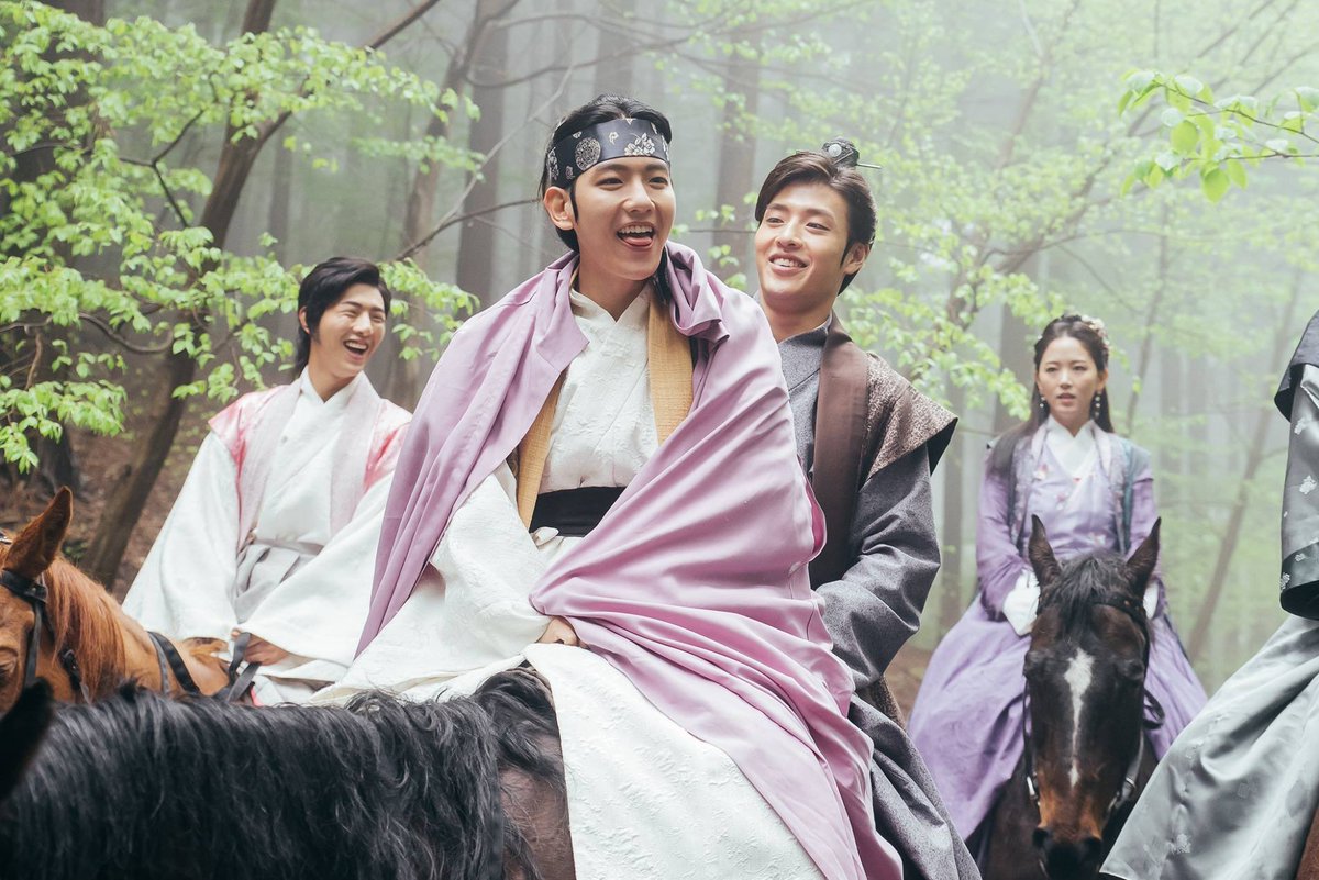 bestofbyunbaek's tweet photo. BAEKHYUN - Moon Lovers: Scarlet Heart Ryeo FB Update https://t.co/CGZh4nwIHm