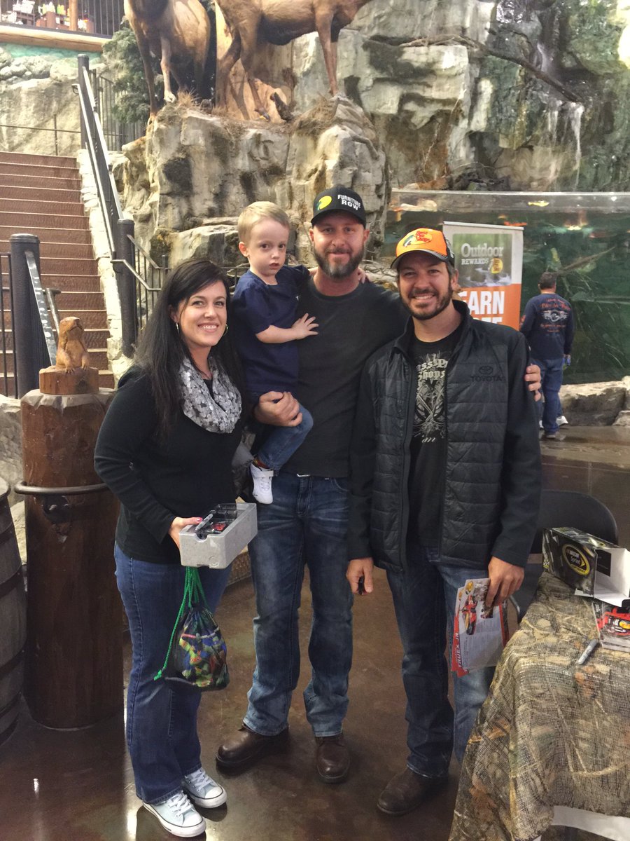 TheLJet's tweet photo. A huge 👍👍 @MartinTruex_Jr @FR78Racing Your an amazing driver, you made my son's day! Go get #SprintCupChampionship starts @kansasspeedway https://t.co/a9834z6sZR