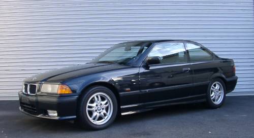 E36_3er's tweet photo. M3と同じM製エアロパーツと専用ホイールを纏ったスポーツパッケージは94年の600台限定車スポーツエディションが好評だったため、後にBMWジャパンが用意した日本仕様専用OPです。 https://t.co/VnIbXYmVEj