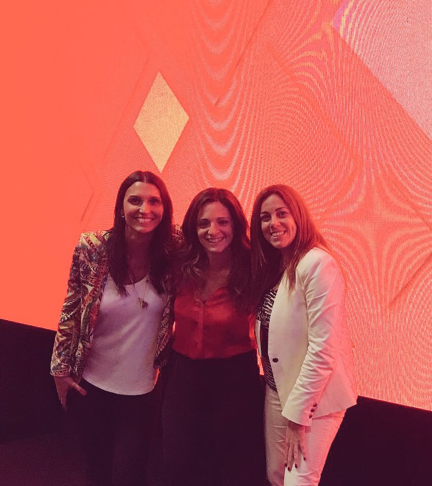 ivais's tweet photo. Gracias totales @marturua por tu participación en el #RHForumArg una genia! 🙌🏼 cc @mechivega https://t.co/UbC8USxLOT