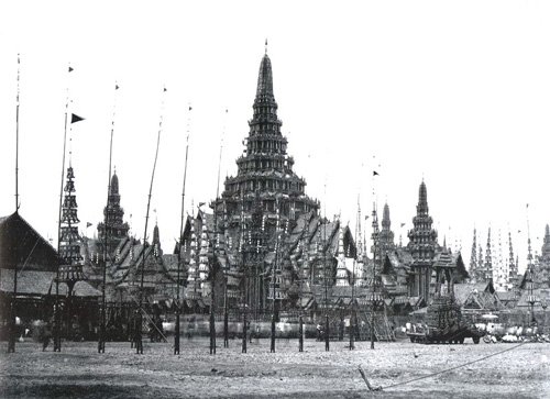 samrujlok's tweet photo. พระเมรุมาศ เป็นพระเมรุขนาดสูงใหญ่ ใช้ในพระราชพิธีพระบรมศพ พระมหากษัตริย์ และ สำหรับการตายที่ใช้ราชาศัพท์ว่าสวรรคต https://t.co/KHJPcTubiQ