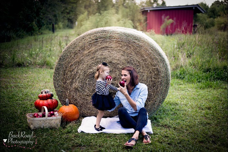 McKennaPhotoSC's tweet photo. The Crowningshields #chadbourn #childrenphotographer #familyphotographer #fallshoot #backr… https://t.co/1OxtwclsZT https://t.co/k7jai6GTvk
