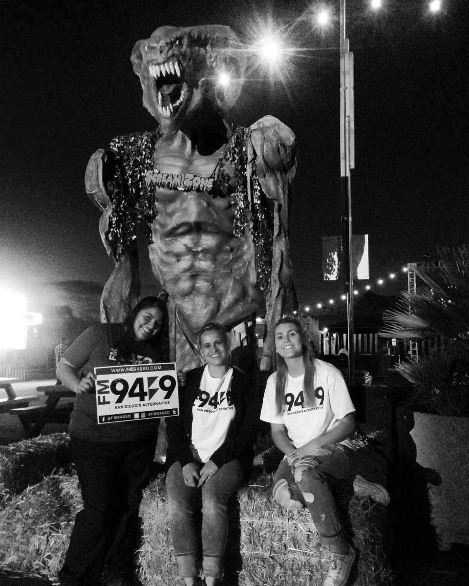 Alt949radio's tweet photo. It's a super scary RAOK at the @ScreamZone! We'll be at the Del Mar #Scaregrounds until 8p with tix, digital album downloads + more! #ad π»π»π» https://t.co/6qbqbRqEYy