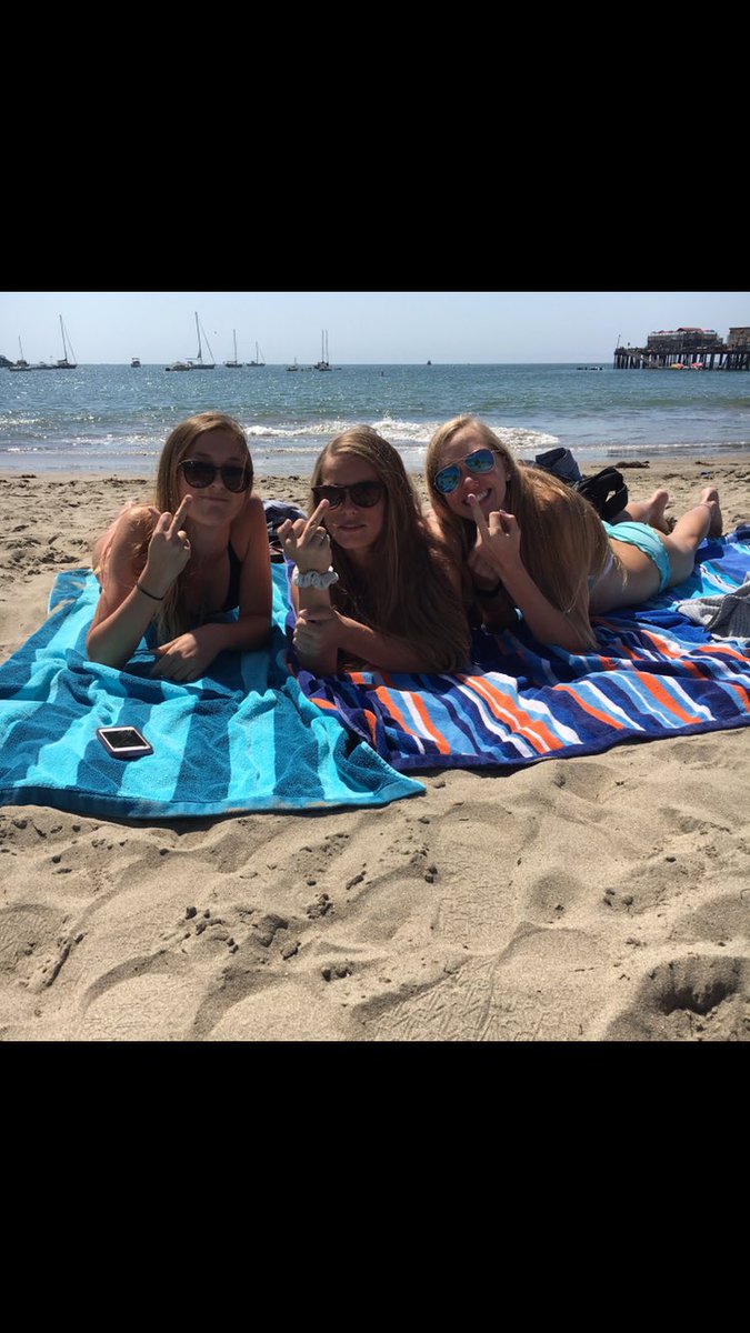 ally_bennett23's tweet photo. happy birthday M love you bf;)❤️👅 @makenna_nichols https://t.co/ssO2YRU7OF