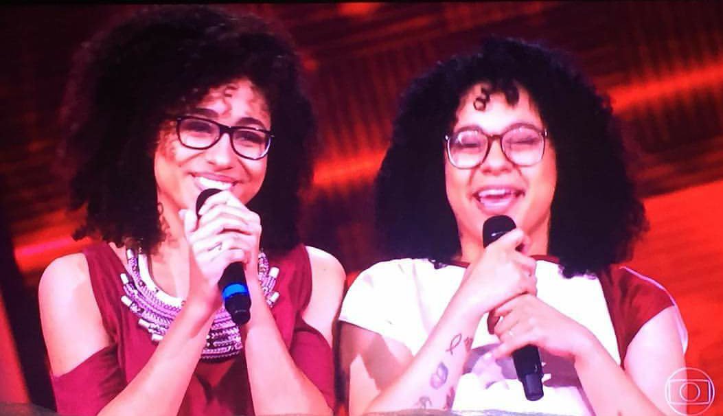 Eli_Farias's tweet photo. #simonami no #thevoicebrasil.. que doçura.. lindas meninas.. maravilhosas... Dá-le #parana https://t.co/C93sfrJbq2