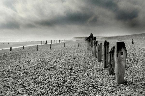 Amazing_WorId's tweet photo. The waters of Rye Bay, Winchelsea Beach, East Sussex, England https://t.co/SLOvkbHQvR