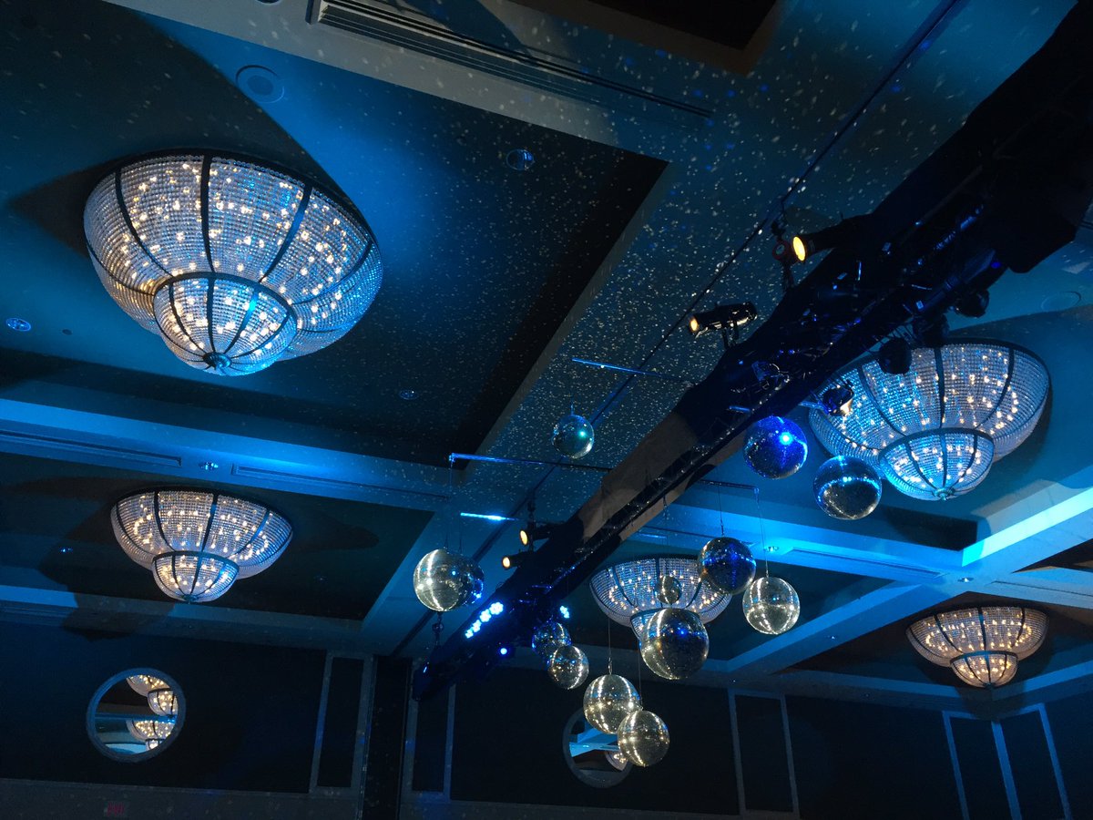 LHBA_'s tweet photo. Thank you to our AV partner @Kohler for helping make the night a truly starry celebration! #LHBAACE16 https://t.co/CIDxYnLper