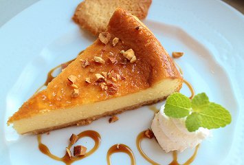 cotecafe_tomio's tweet photo. デザート紹介第五弾☆
～ベイクドチーズケーキ～
#cotecafe #tomio #cafe #coffee #コテカフェ #トミオ #千葉 #千葉市 #千葉カフェ #ランチ #カフェランチ #カフェごはん #プリン #ベイクドチーズケーキ #ベイクド https://t.co/YhMpsc3kGg