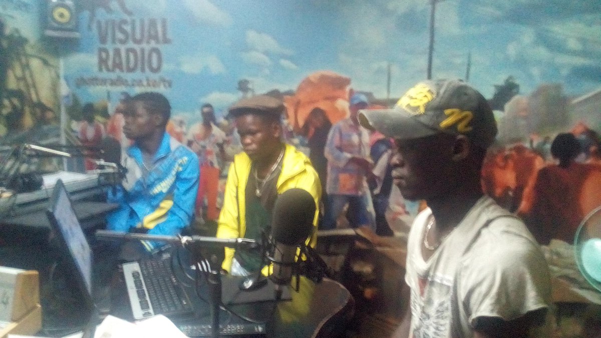 GhettoRadio895's tweet photo. #NYSmtaani youths wa #Okongo airing their complains on pay crisis #Brekko Now Live!! https://t.co/usg5h2ylro