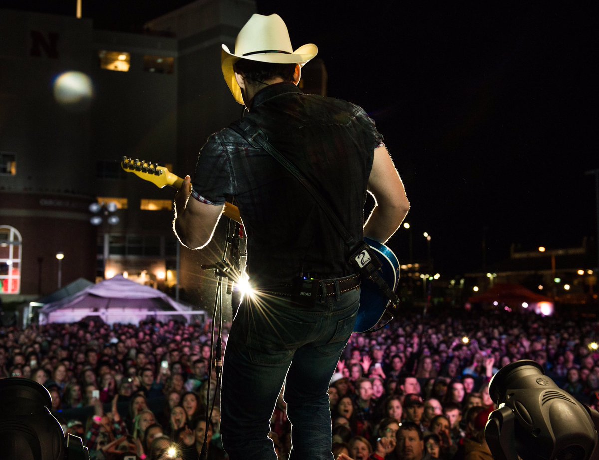 BradPaisley's tweet photo. Thank you Nebraska! #CountryNationcollegetour https://t.co/m4SWEY83MU