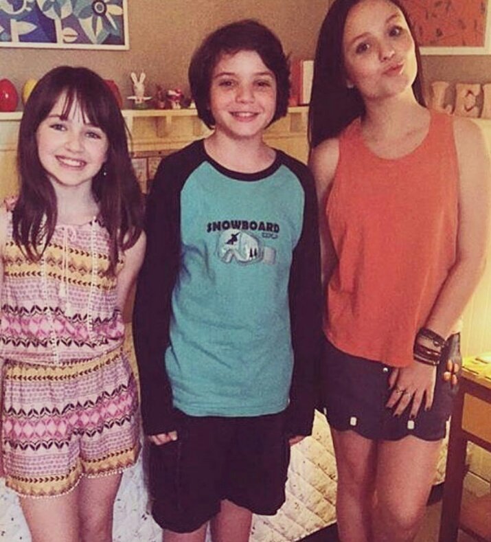 FDGofc's tweet photo. @IngridGuimaraes @LariManoela Já estou mega animada para o filme 🎬💞#falaseriomae https://t.co/BlkKz0FVDm