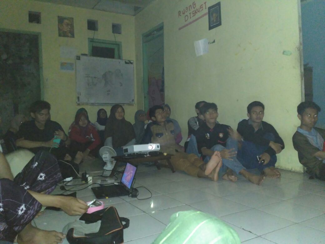 PSyahadat's tweet photo. Kamis 13 Oktober 2016 bedah film dunia Sophie bersama sahabat-sahabati korp aksara https://t.co/Wyn6LR4Mrh