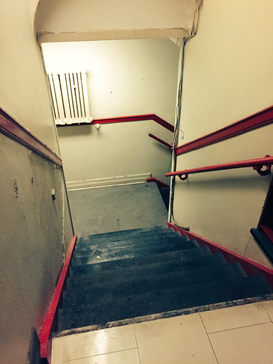 aubie1go's tweet photo. The stairs I went up and down in the most at school. Bye. π#44FinalBow https://t.co/2MHDaHOnyX