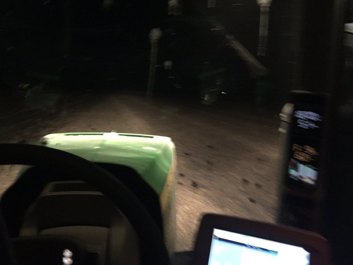 lerailine's tweet photo. Worked 8hrs now another 8hrs for Jeep m🤑ney!! #jeeplife  #farming #chiselplowing #JohnDeere https://t.co/l4sCzJLklA