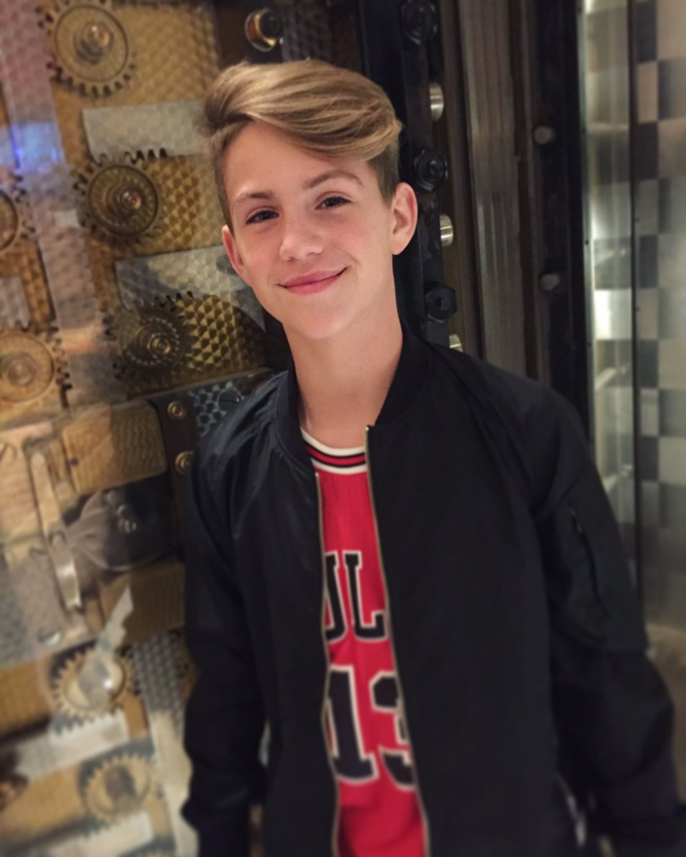 MattyBRaps's tweet photo. Just landed in Minneapolis!  So excited to meet you guys tomorrow! https://t.co/WNve1i5a6b