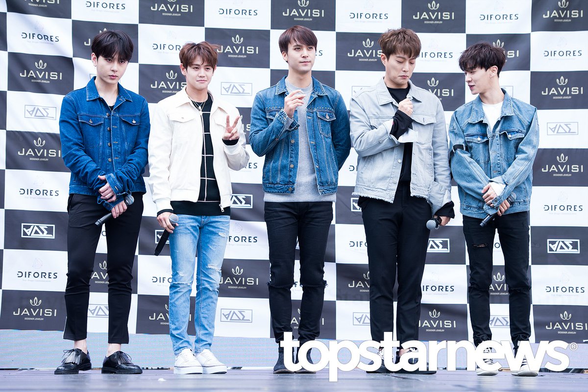 gk__19900330's tweet photo. [HD스토리] #비스트 (BEAST), 10월 16일이면 7년이라는 시간을 함께한 우리…‘우린 항상 함께란다’

https://t.co/ZOOpZ6Xzk2

기자님,,,,감사합니다♡
아침부터 맘이 찡,,,ㅠㅜ https://t.co/ikfoGO7ZmN