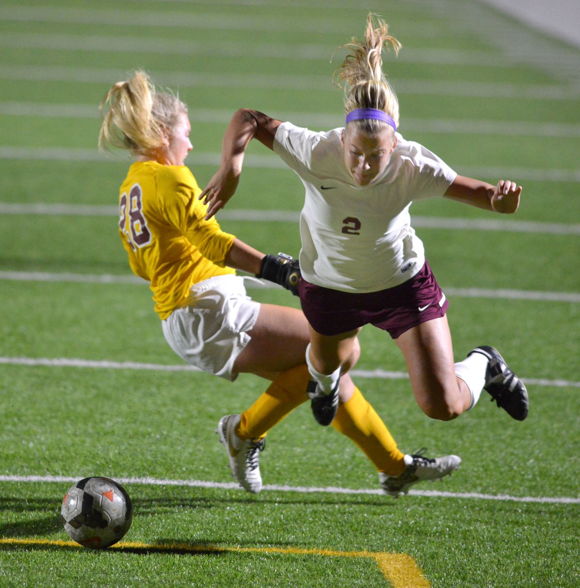 Thanks to the hustle of @DevinFryyy, <a href="/SHladiessoccer/">SHHS GIRLS SOCCER</a> downed Tennessee High for the district title: heraldcourier.com/sports/fry-s-h…