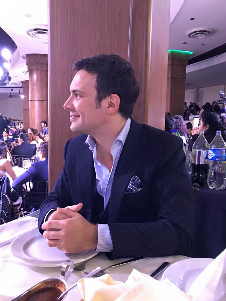 anthodelamadrid's tweet photo. Verlo en cada proyecto q se propone @alexdelamadrid lo maximo te adoro mi amor bello conocerte y verte reir de cerquita unos de mis sueños https://t.co/2UnyXAxzoL