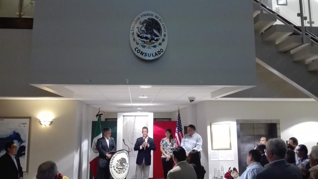 ConsulMexOrl's tweet photo. Gracias Greg Lovelace director de Marketing &amp; Business de @PortTampaBay por impulsar el comercio bilateral FL-México https://t.co/twmKiqp1In