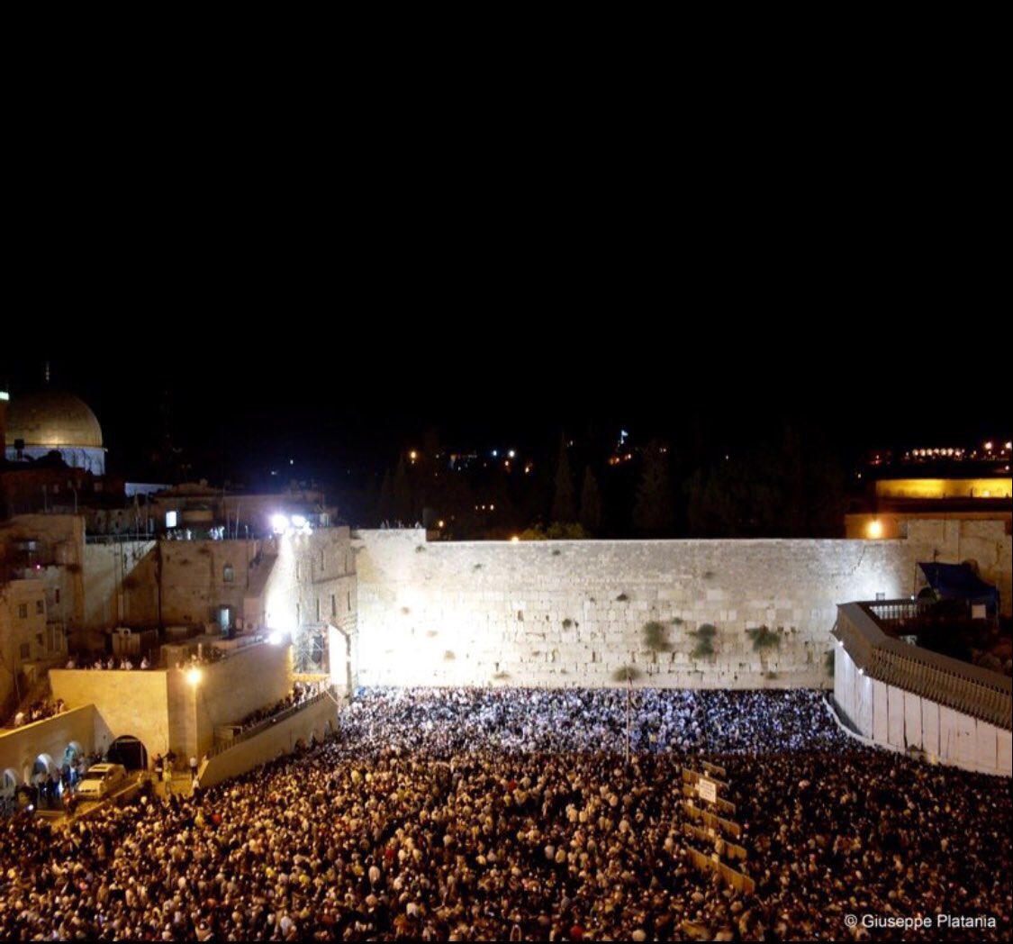 LucyCosme's tweet photo. 📌Por amor de Sion no callaré, y por amor de Jerusalén no descansaré, hasta que salga como resplandor su justicia...

Isaías 62
#SomosIsrael https://t.co/EJU6Nnns15