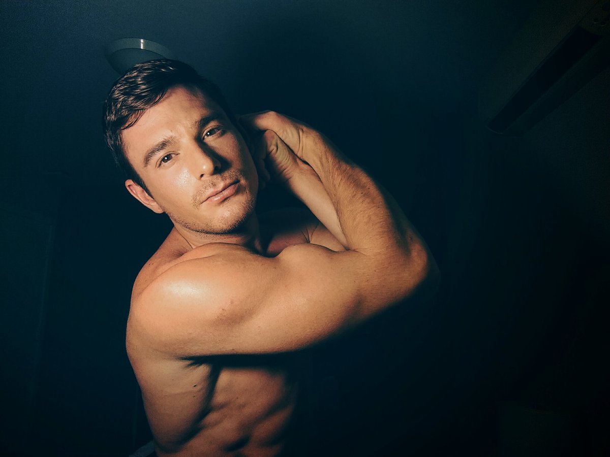 BrentCorrigan's tweet photo. Alone in my hotel room playing killing time in SF. https://t.co/8y3sLRXkrc