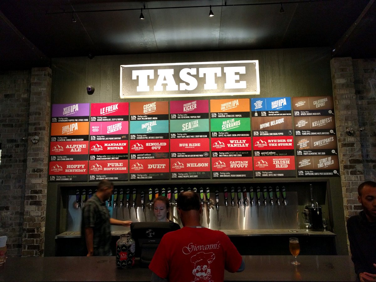 mr_purelycloud's tweet photo. Post bike ride beer without the bike ride #sdbrew #sdbeer (@ Green Flash Brewing Company) https://t.co/uEiRwq22ZJ https://t.co/cNE22GFzjF