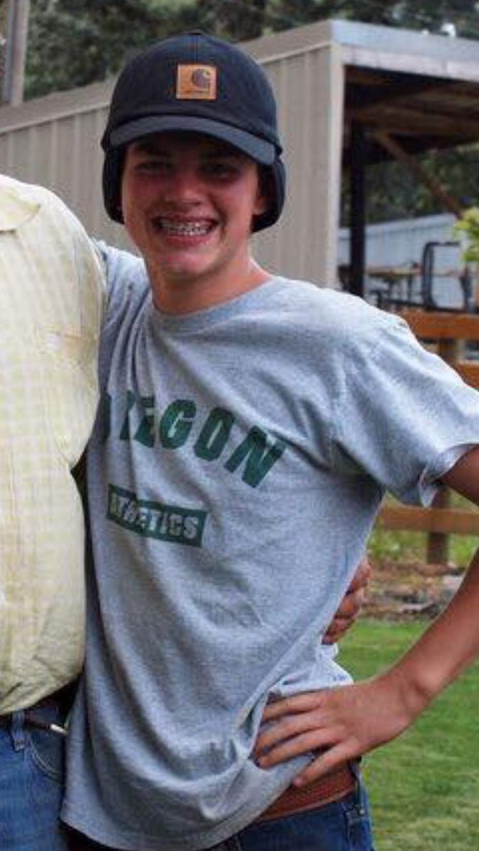 bradiking19's tweet photo. MCM. Man I sure do have an eye for a man who can stick a good ol calf https://t.co/wSgKV6RitM