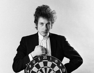 LILLYDARTS's tweet photo. #BobDylan #darts https://t.co/n7vAo3olDJ